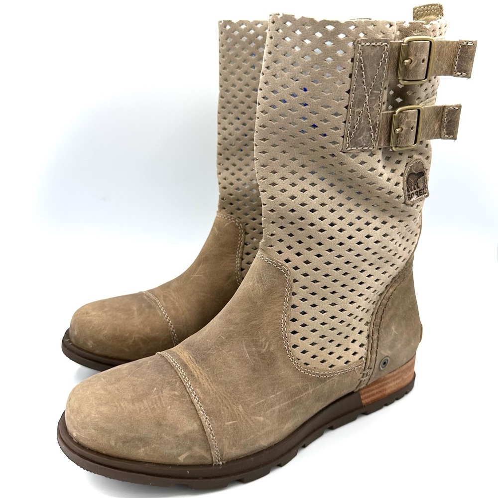 Sorel Major Pull On Boot Verdant Truffle color perforated leather upper